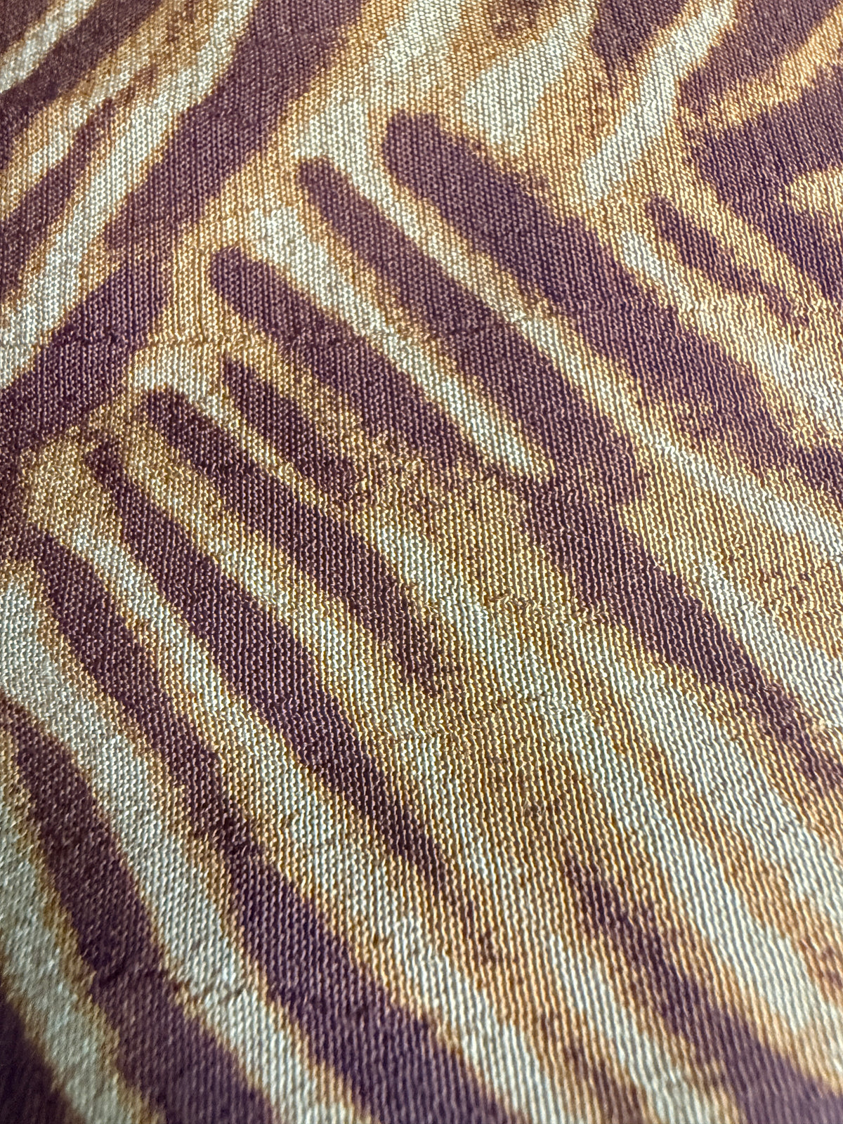 Abstract Print intricate zigzag designs