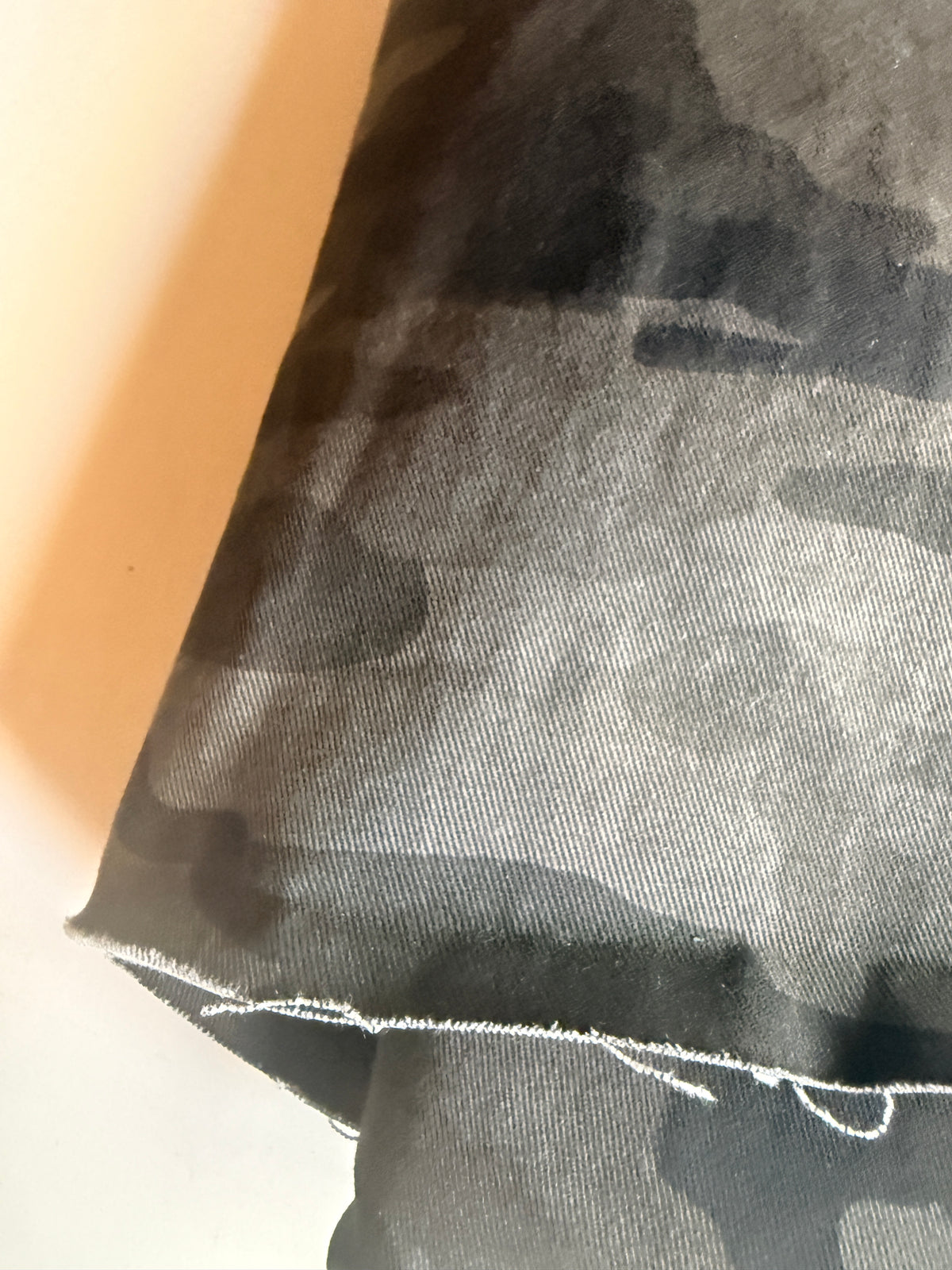 Dark grey camouflage print with 2-way stretch