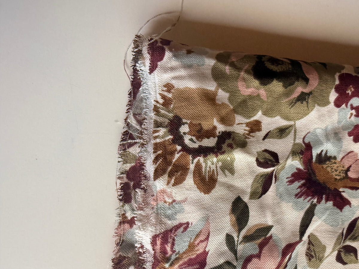 Dusty Floral Wild Rose fabric - Vintage