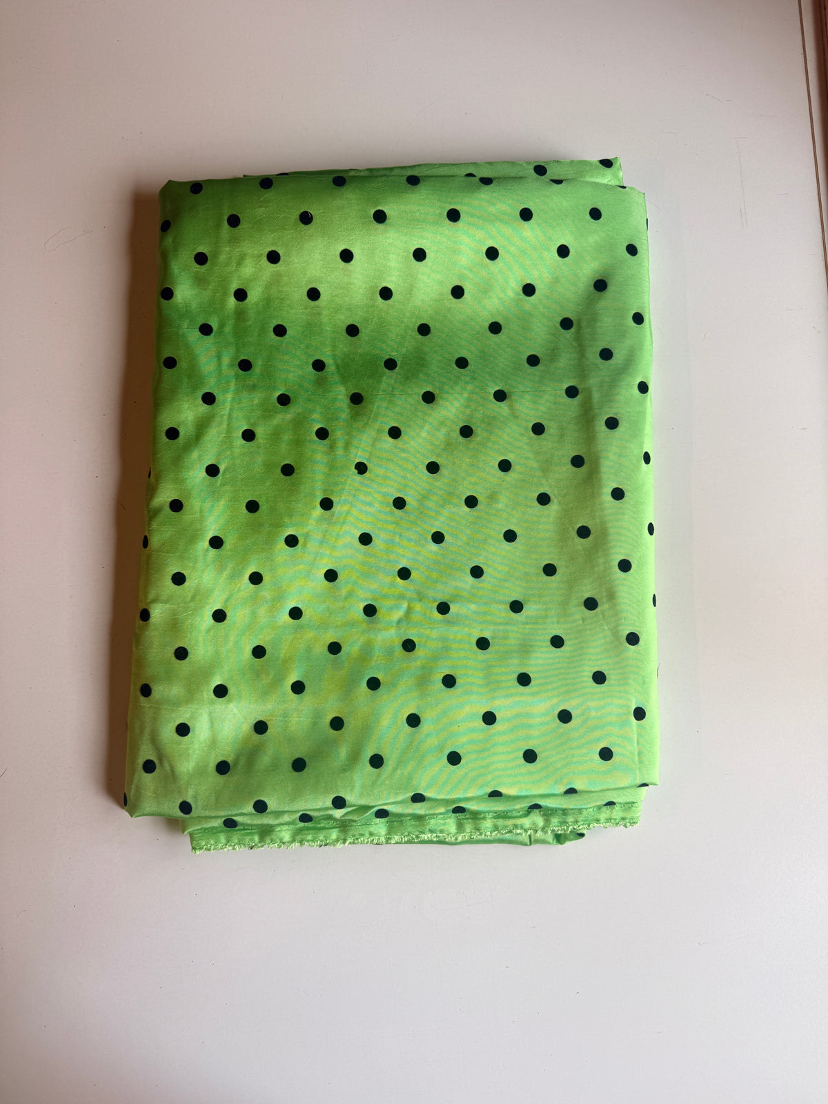 Green Satin with Black polkadots - Vintage